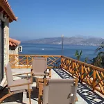 Santa Oliva 아파트 사밀