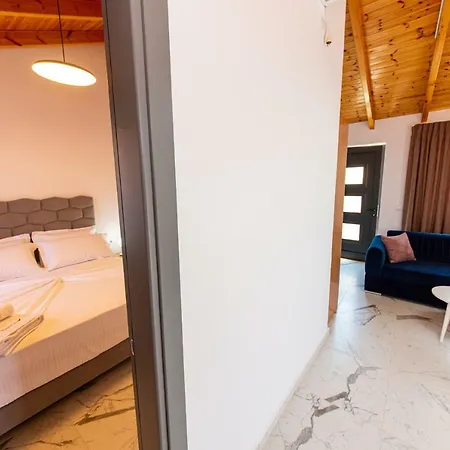 Santa Oliva * Ksamil