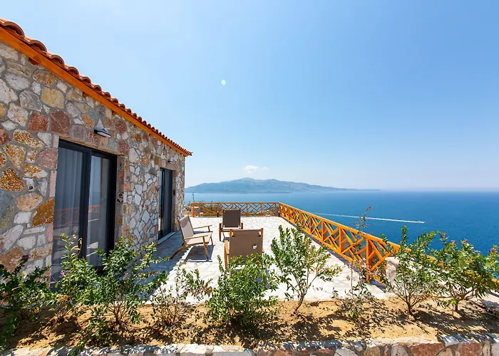 Santa Oliva Daire Ksamil