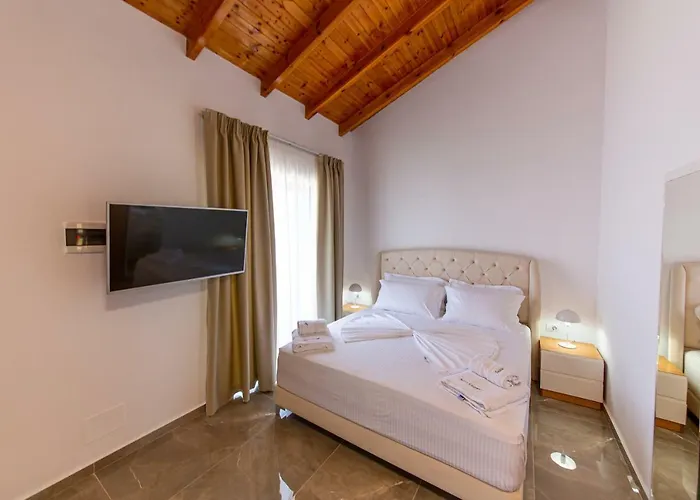 Santa Oliva Daire Ksamil