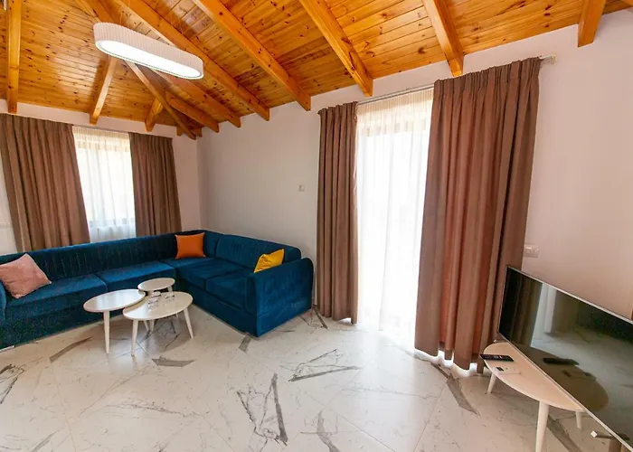 Santa Oliva Daire Ksamil